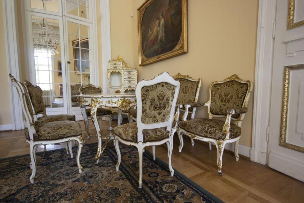Hotel Butikowy Palac Jablonna Экстерьер фото
